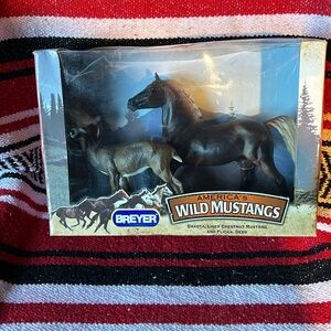 Breyer
America’s Wild Mustangs